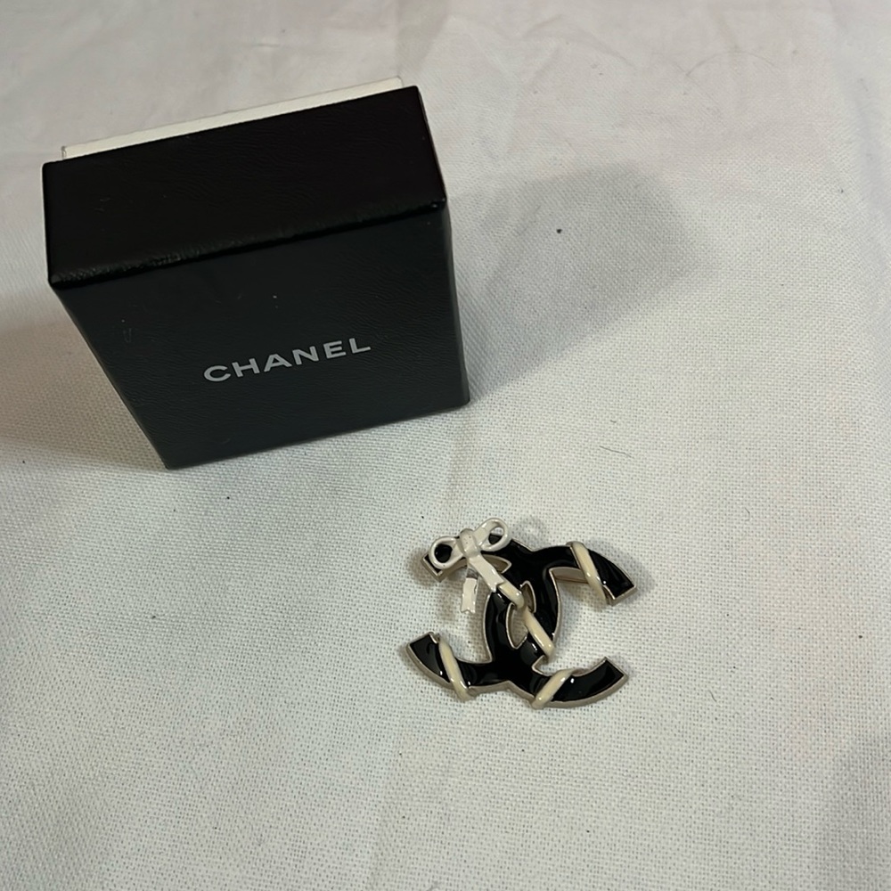 Authentic Preloved CHANEL CC Logo Silver Tone Ribbon Brooch